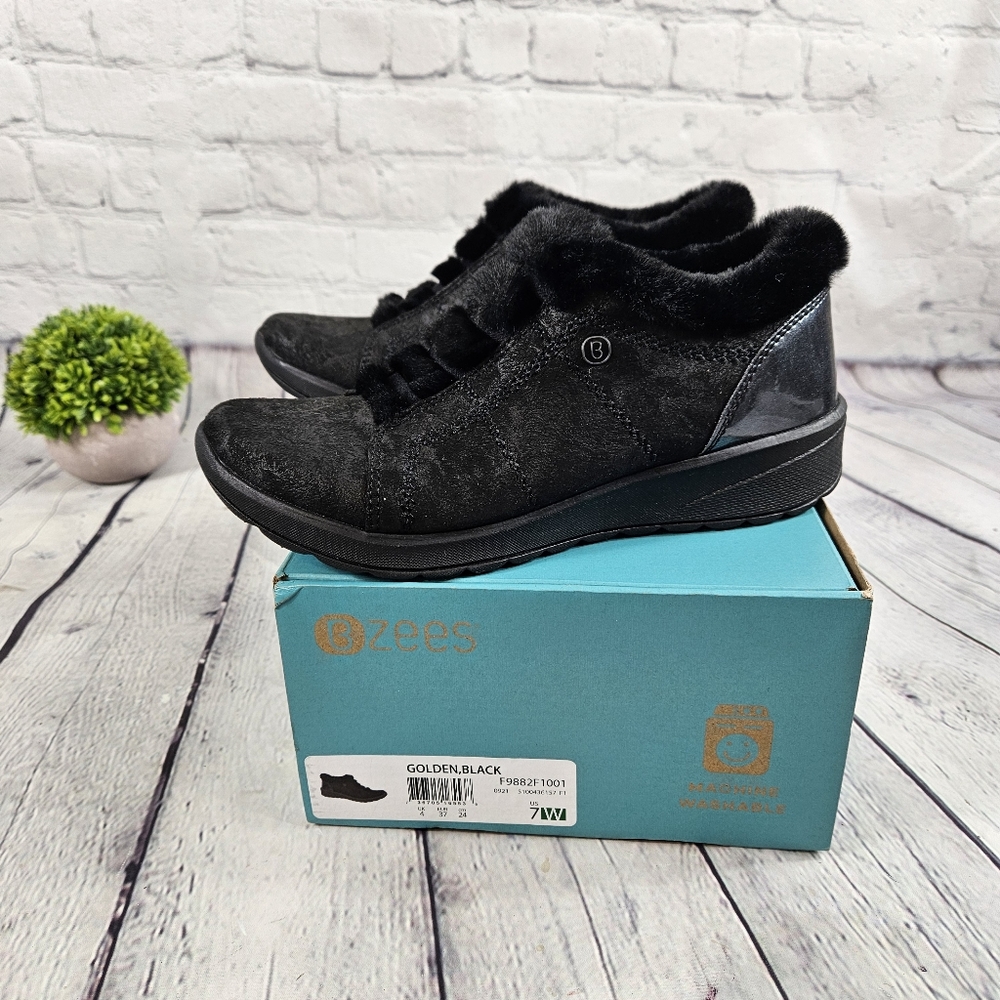 Bzees NIB Size 7 Black